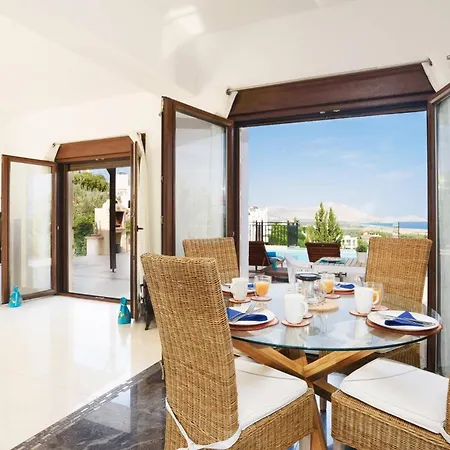 Petalouda By ヴィラ