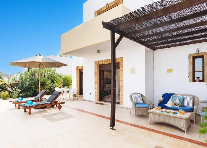 Petalouda By فيلة كالاثوس